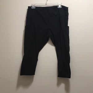 ODODOS black capri leggings with side pockets